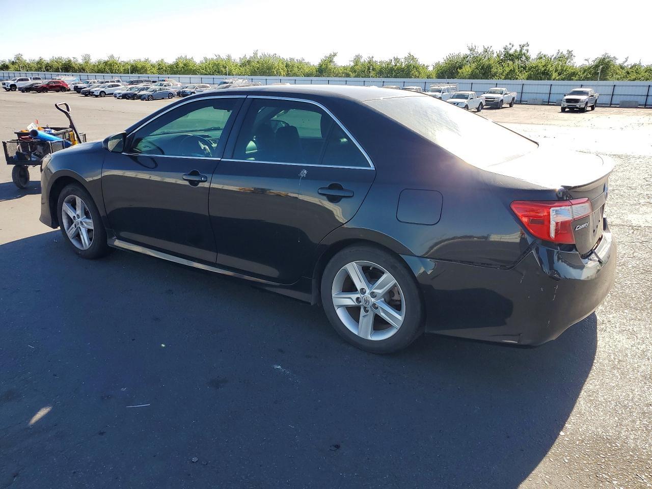 2014 Toyota Camry Se - Фото 2