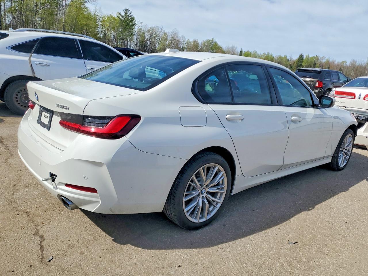 2023 BMW 330Xi - Image 3