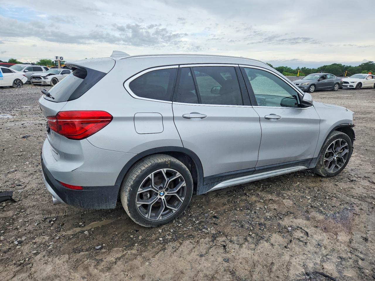 2021 BMW X1 xDrive28I - Image 3
