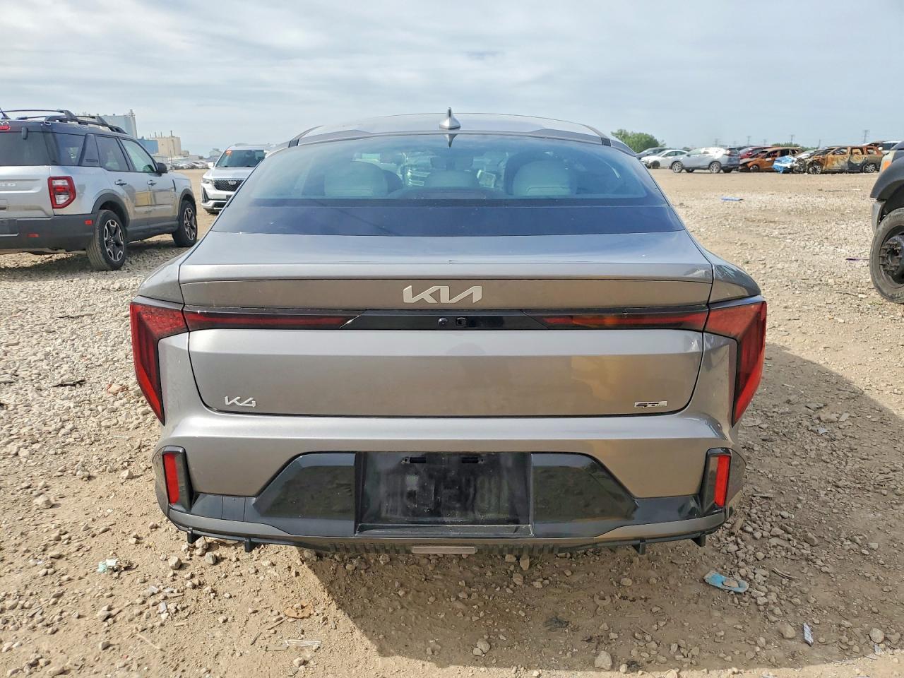 2025 Kia K4 Gt Line - Image 6