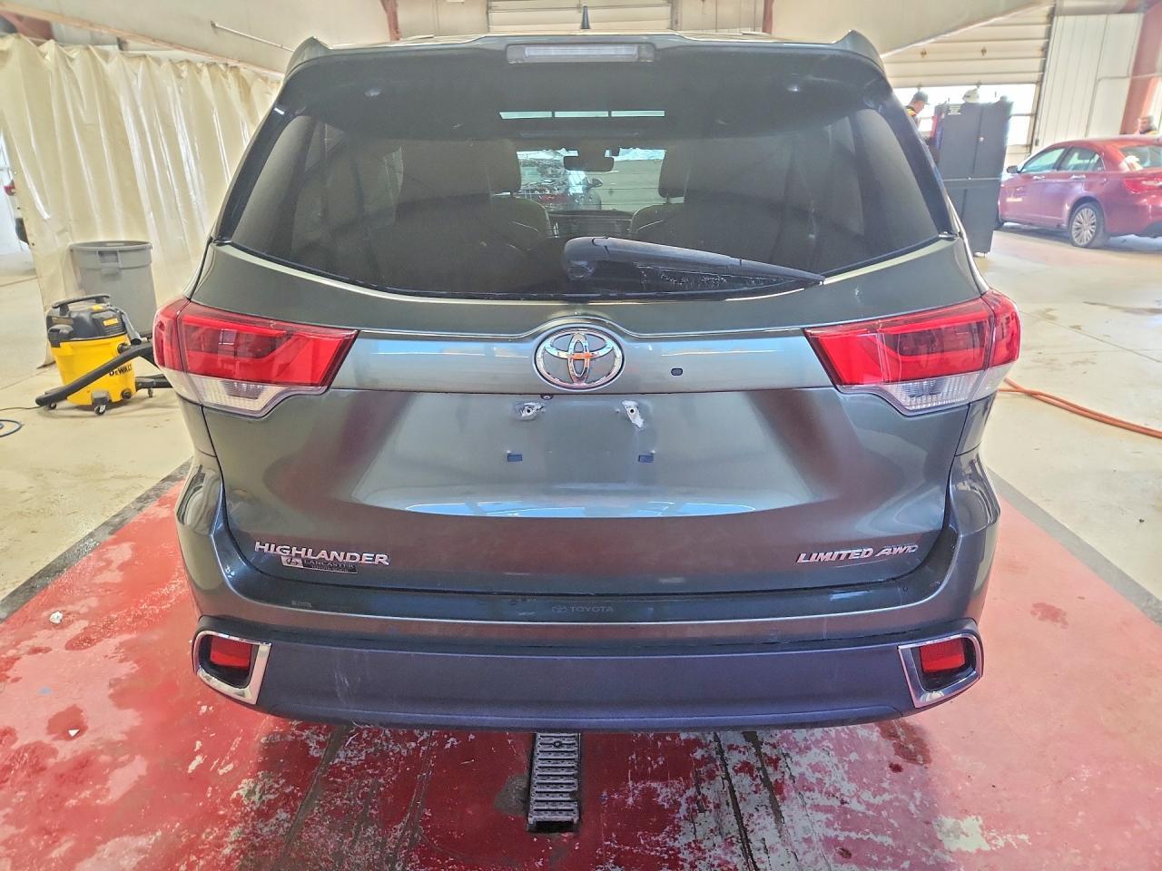 2018 Toyota Highlander Limited - Фото 6