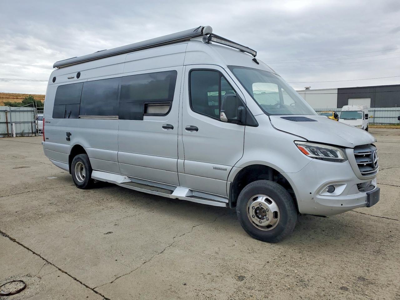 2022 Winnebago Sprinter 3 - Image 4
