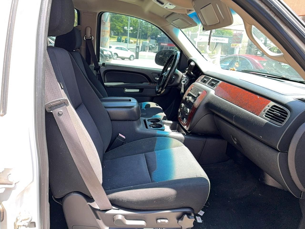 2011 Chevrolet Avalanche Ls - Image 5
