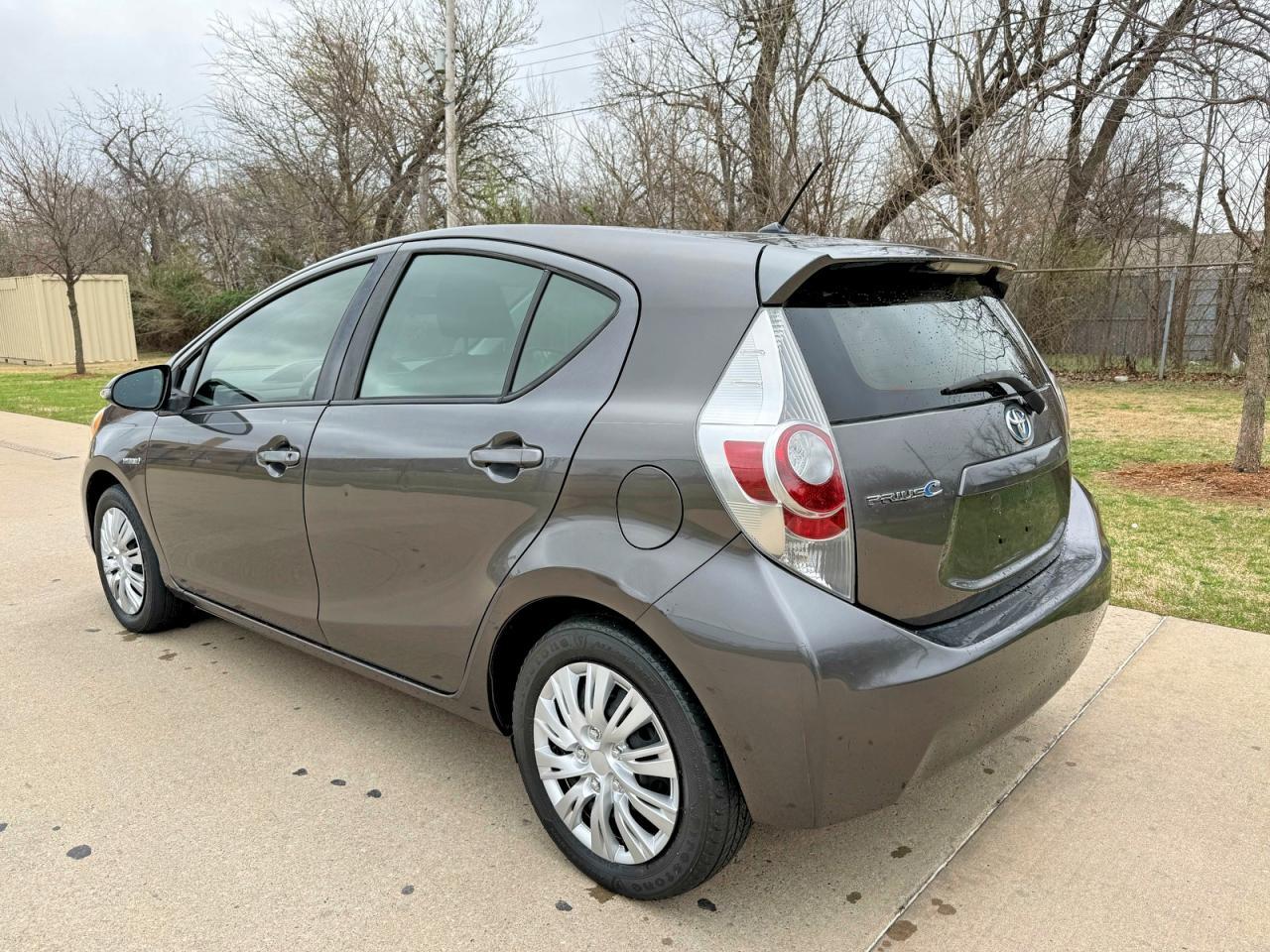 2014 Toyota Prius C Two - Image 3