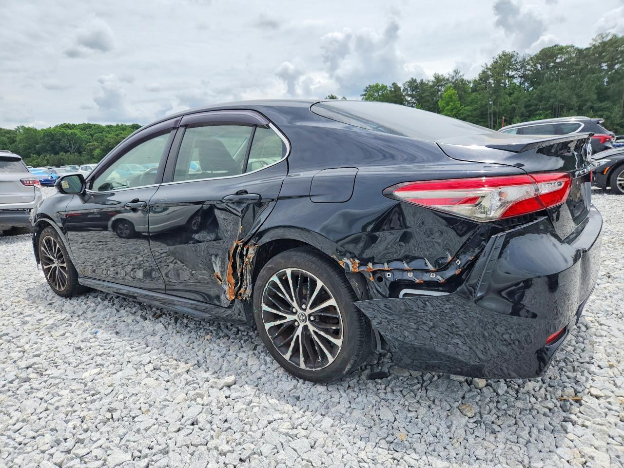 2018 Toyota Camry Se - Фото 2