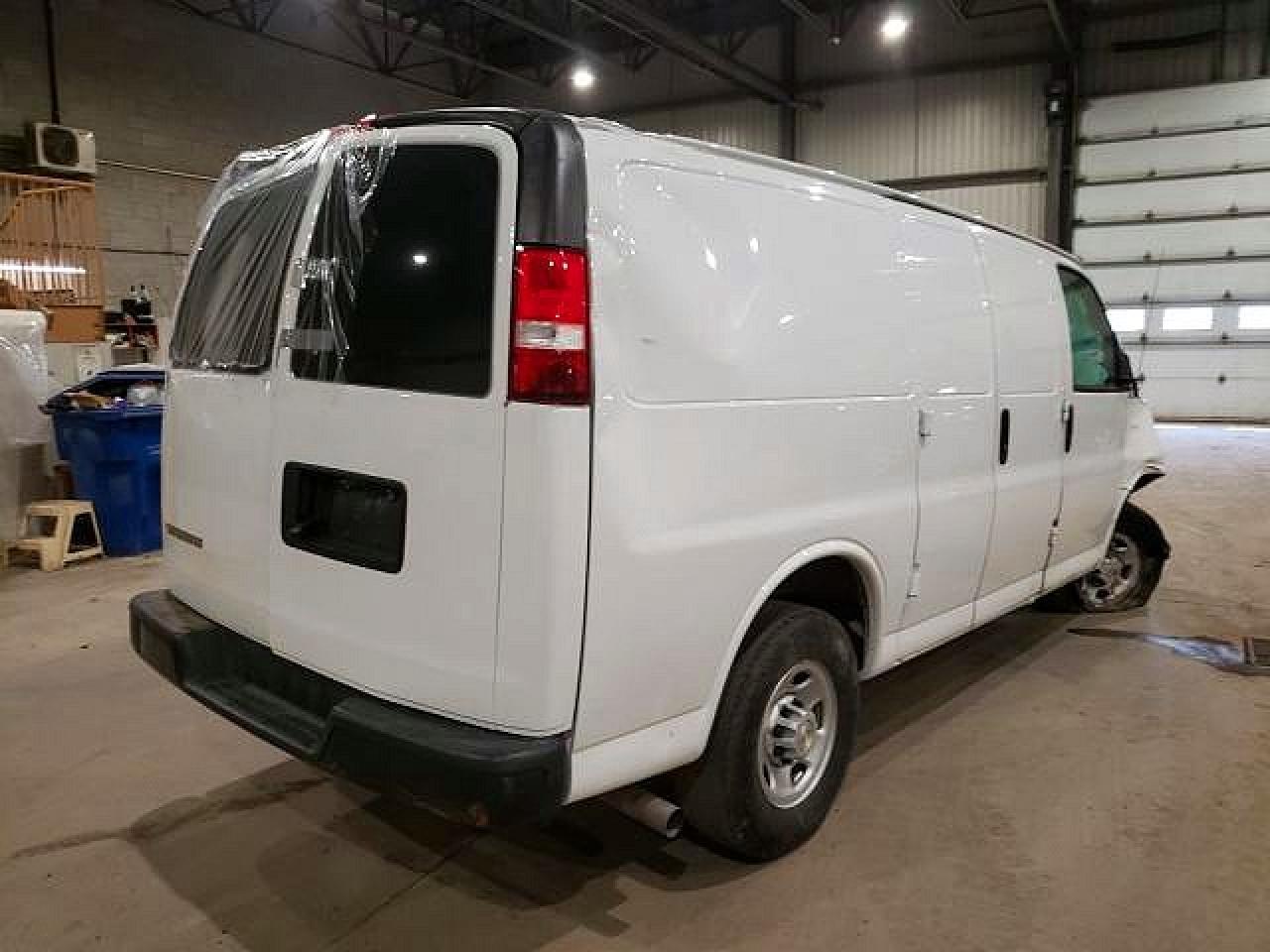 2020 Chevrolet Express G2500 - Фото 3