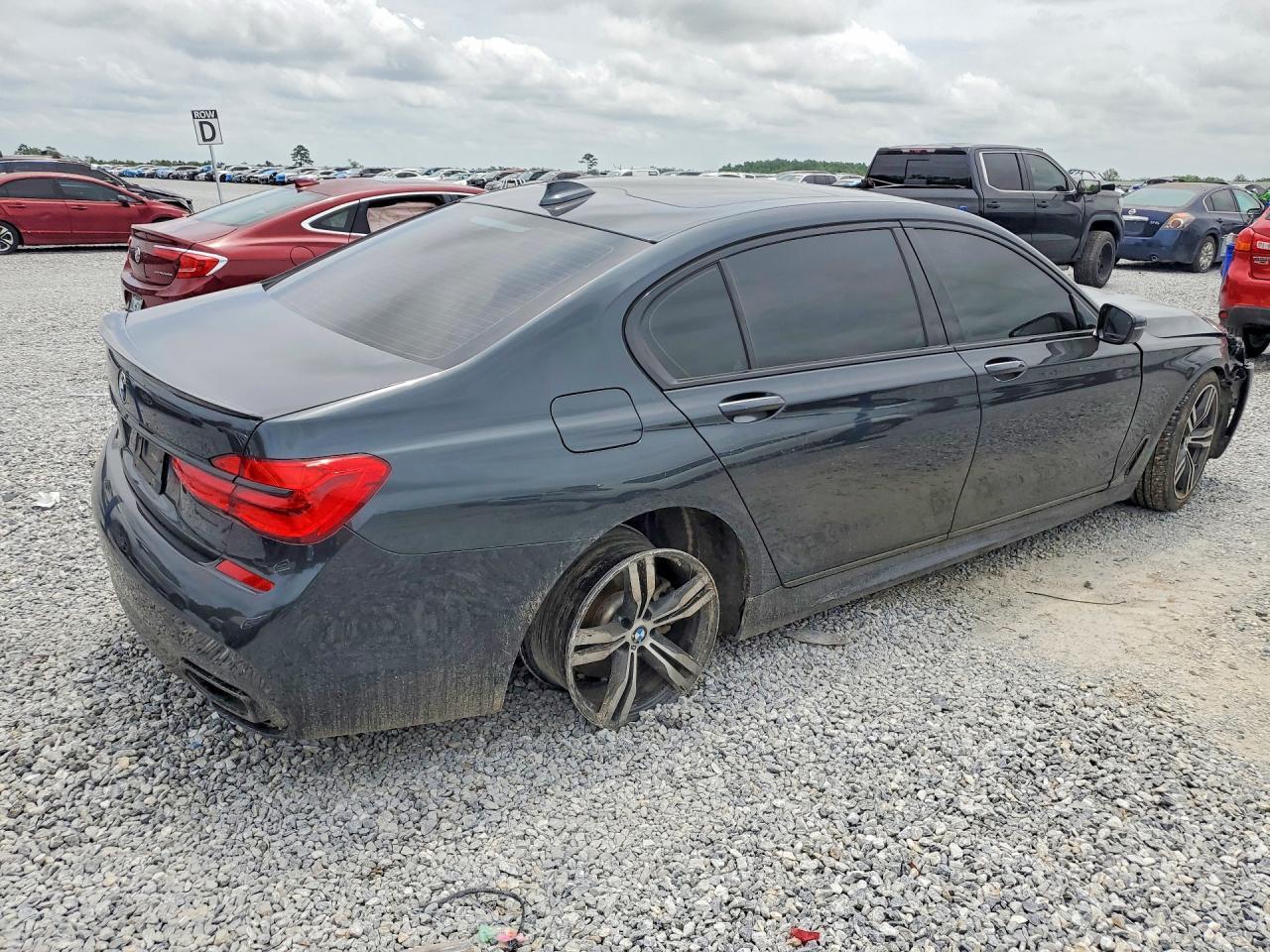 2019 BMW 740 I - Фото 3