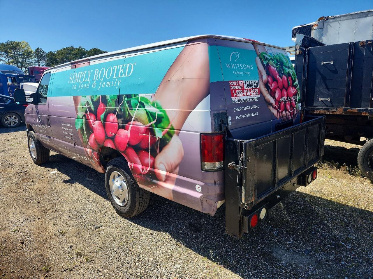2011 Ford E350 Delivery Van - Фото 2