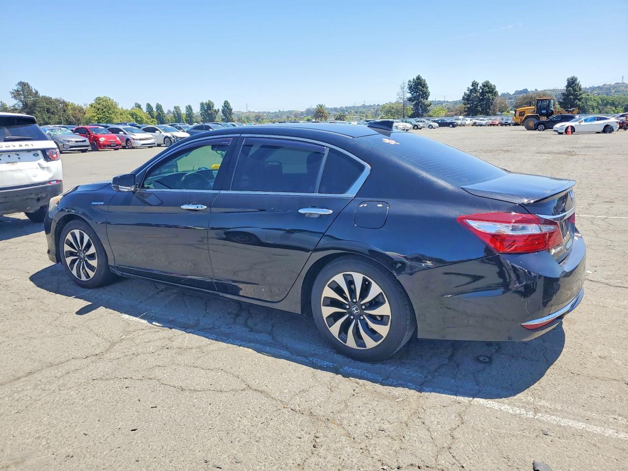 2017 Honda Accord Hybrid Exl - Image 2