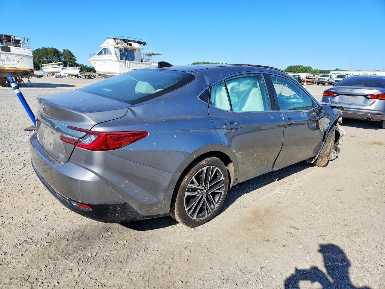 2025 Toyota Camry Xle - Фото 3