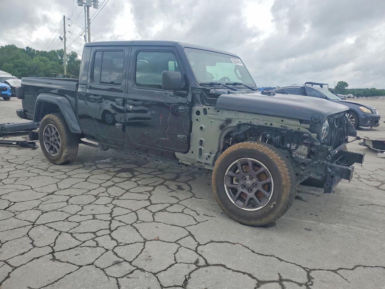 2022 Jeep Gladiator Overland - Image 4