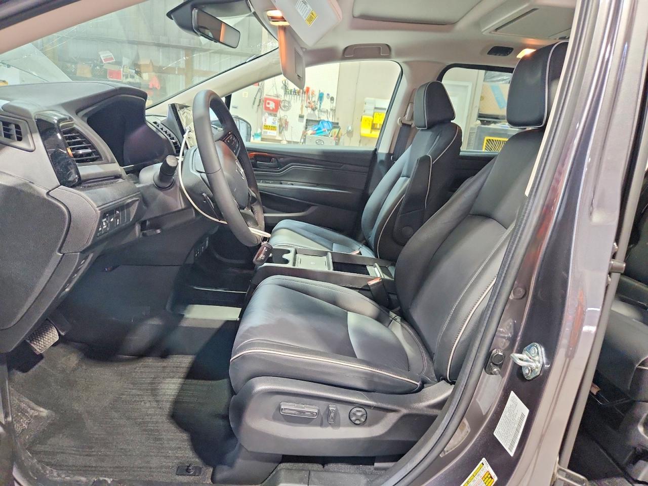 2025 Honda Odyssey Touring - Image 7