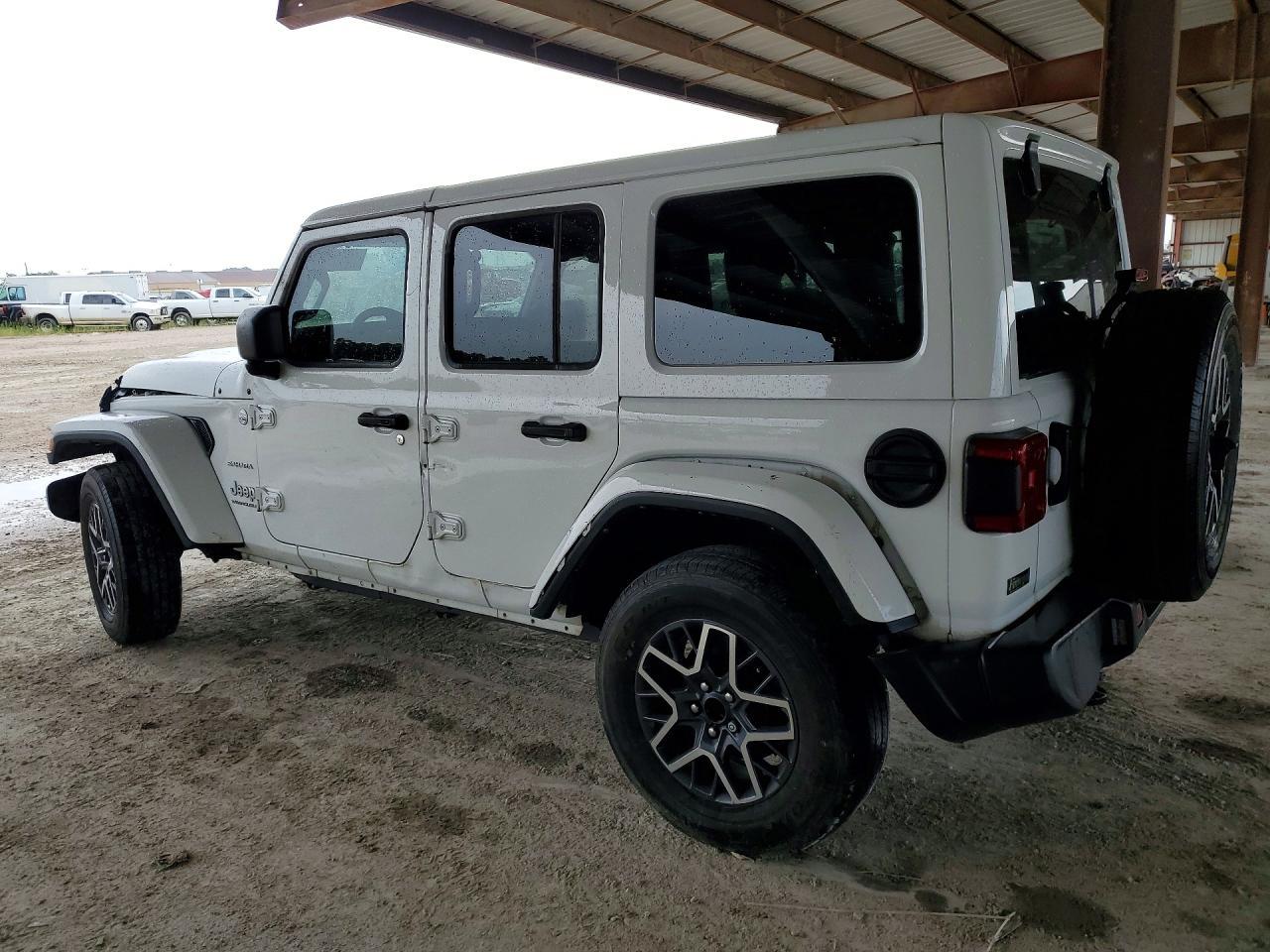 2024 Jeep Wrangler Sahara - Фото 2