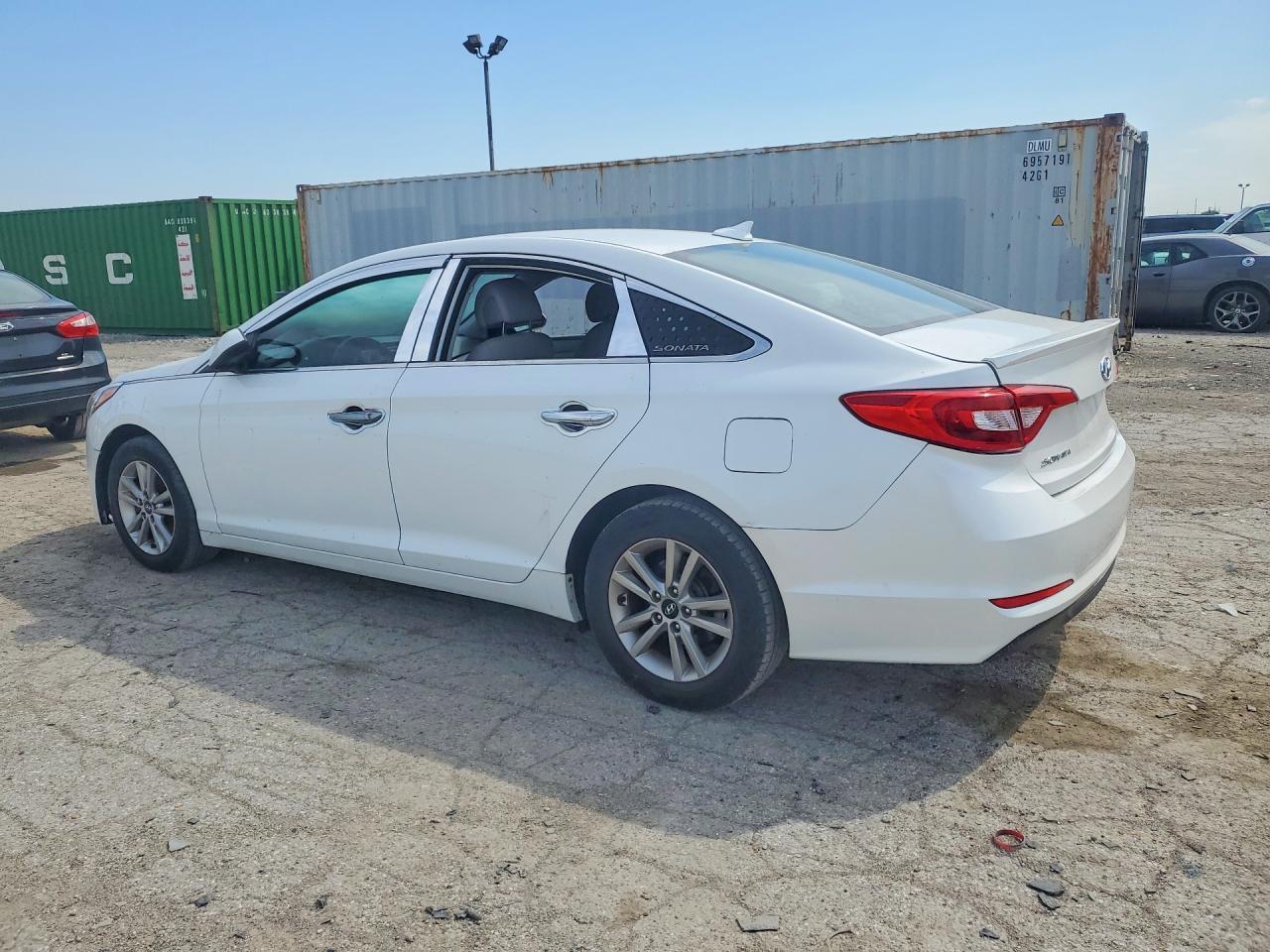 2016 Hyundai Sonata Se - Image 2