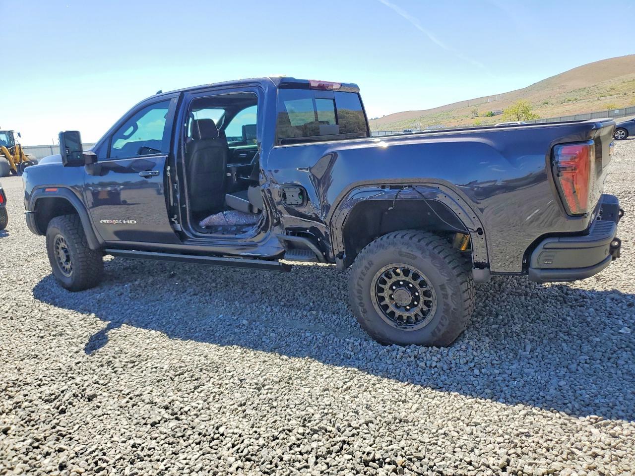 2026 GMC Sierra K2500 At4X - Фото 2