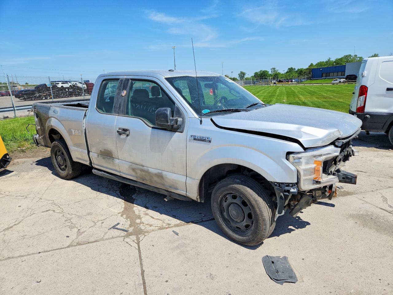 2018 Ford F150 Super Cab - Image 4