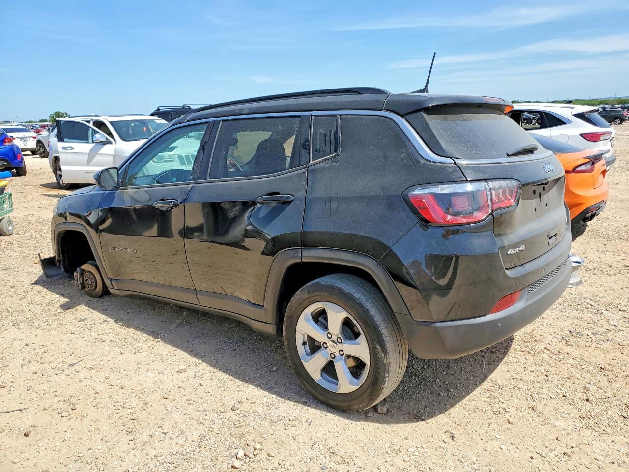 2018 Jeep Compass Latitude - Фото 2
