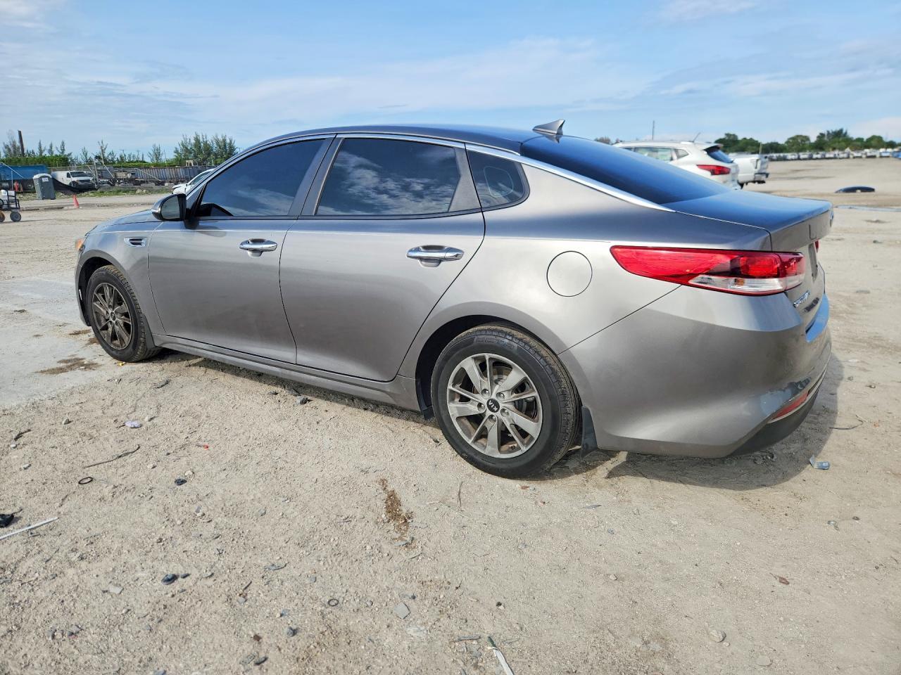 2018 Kia Optima Lx - Фото 2