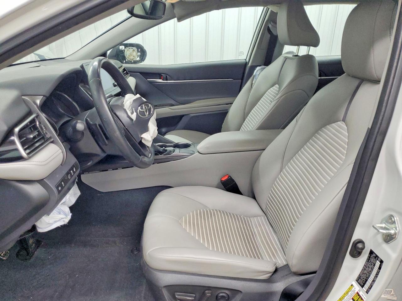 2022 Toyota Camry Se - Image 7