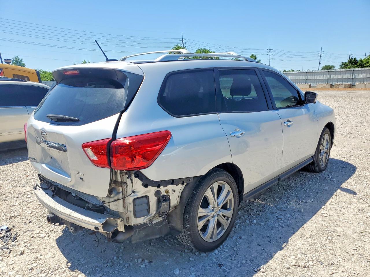 2018 Nissan Pathfinder Sl - Фото 3