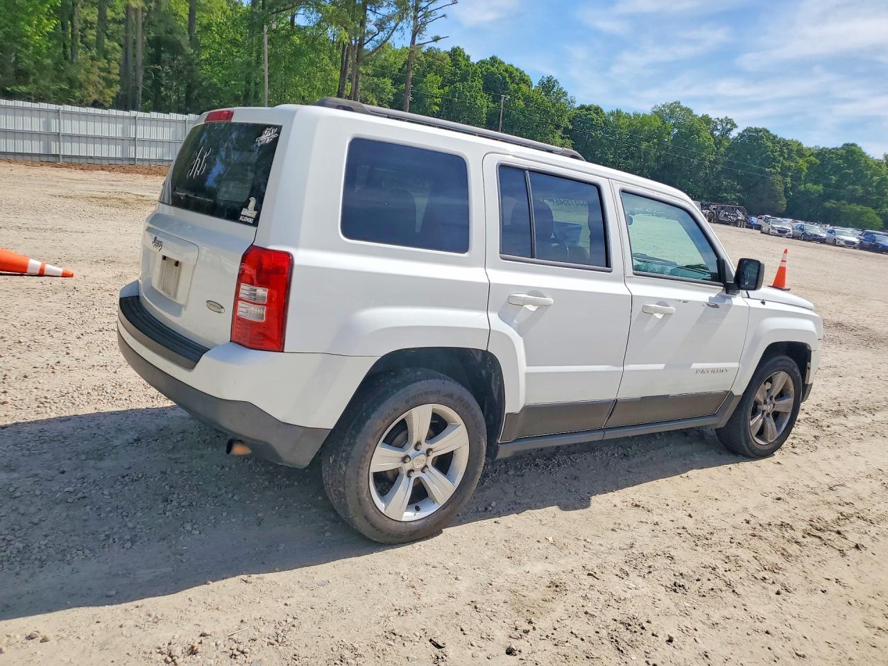 2014 Jeep Patriot Latitude - Фото 3