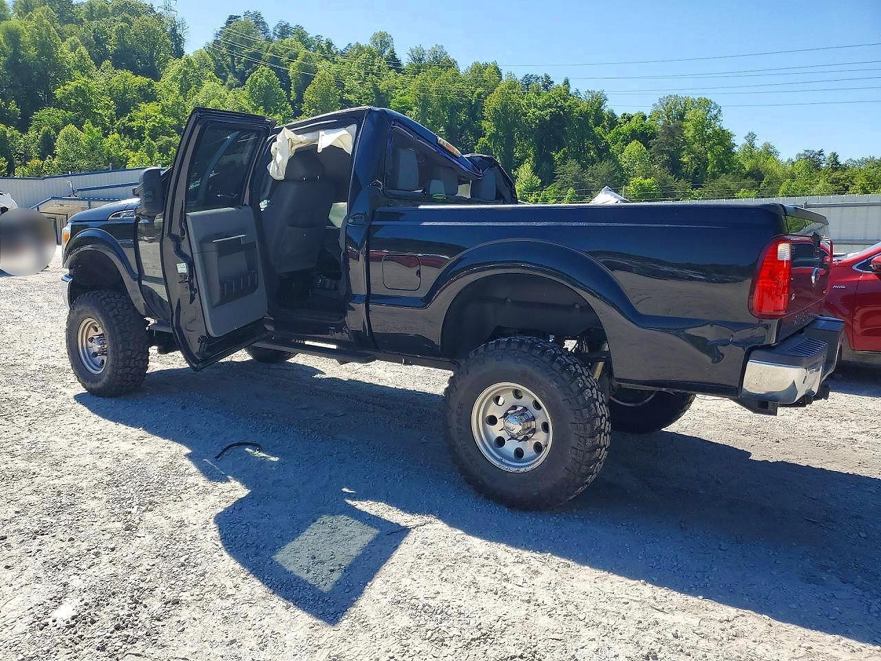 2016 Ford F250 Super Duty - Image 2