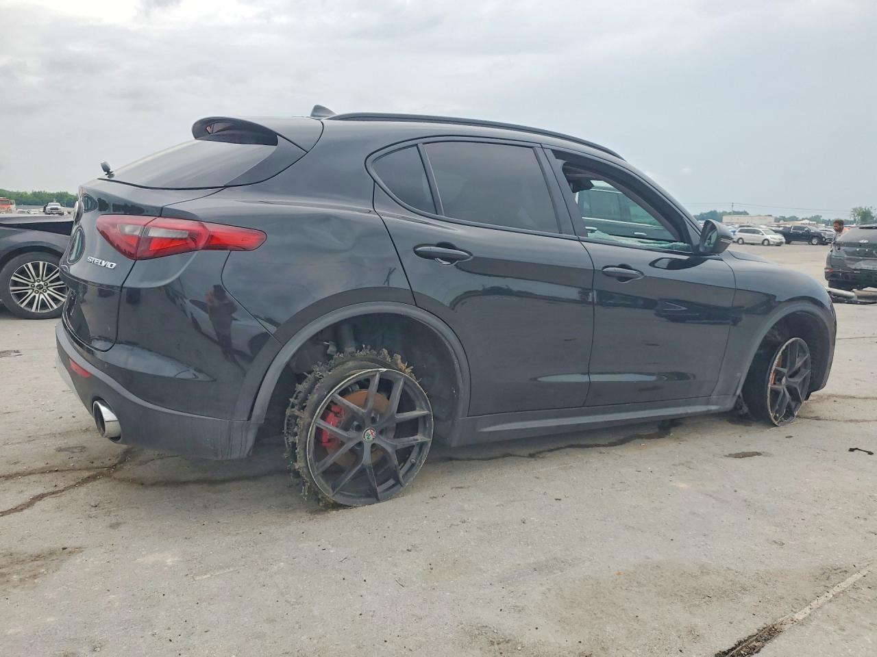 2018 Alfa Romeo Stelvio Sport - Фото 3