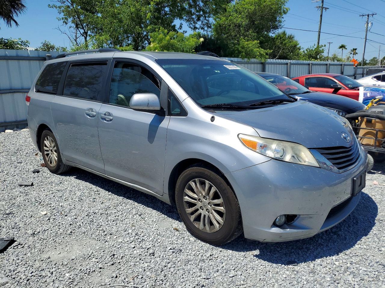 2012 Toyota Sienna Xle 8-Passenger - Image 4