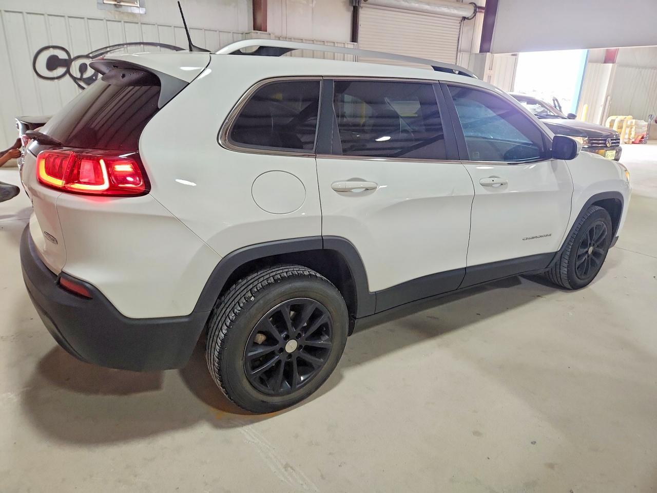 2019 Jeep Cherokee Latitude Plus - Фото 3