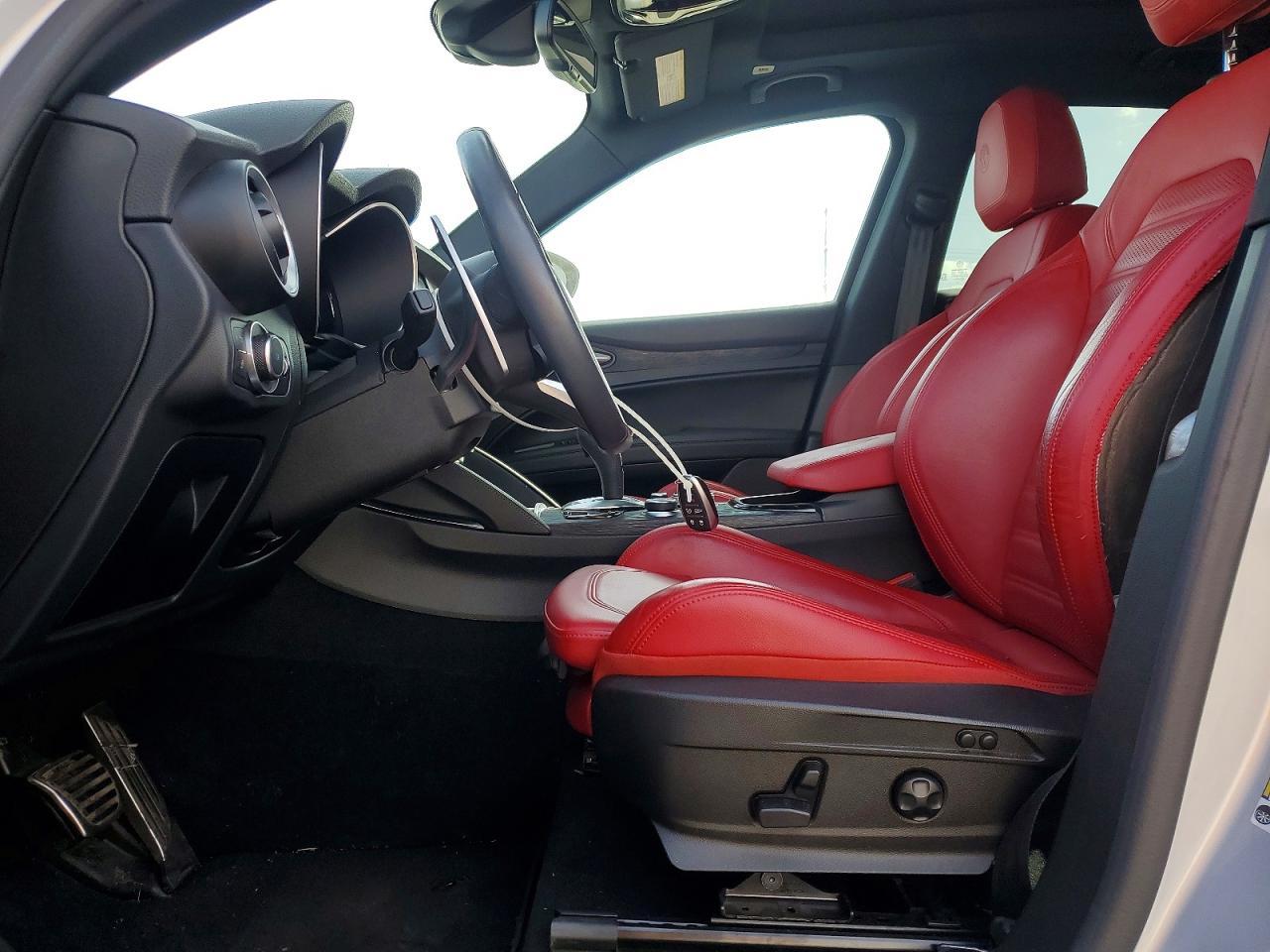 2024 Alfa Romeo Stelvio Sprint - Image 7
