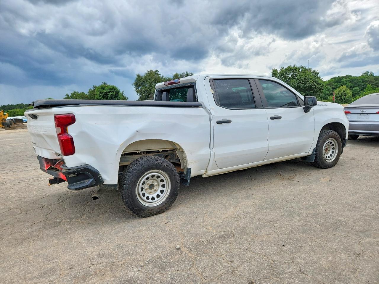 2024 Chevrolet Silverado C1500 - Image 3