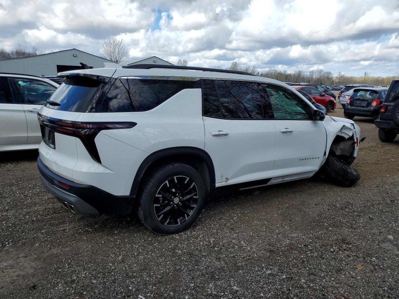 2025 Chevrolet Traverse Lt - Фото 3