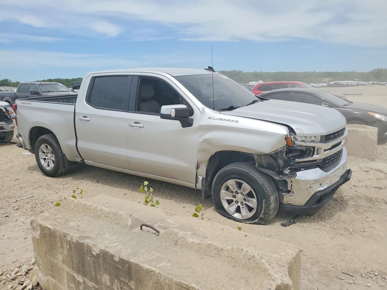 2019 Chevrolet Silverado K1500 Lt - Image 4