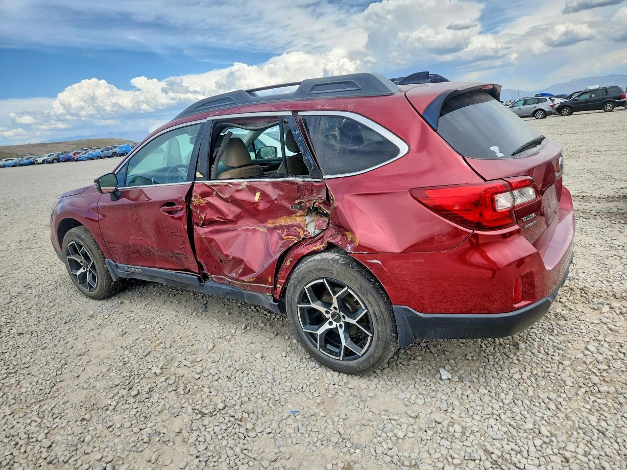 2016 Subaru Outback 3.6R Limited - Image 2