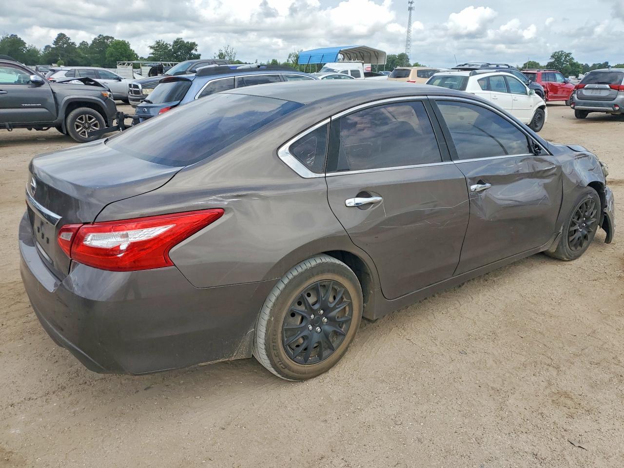 2017 Nissan Altima 2.5 S - Image 3