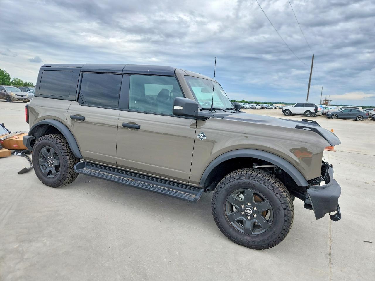 2025 Ford Bronco Outer Banks - Фото 4