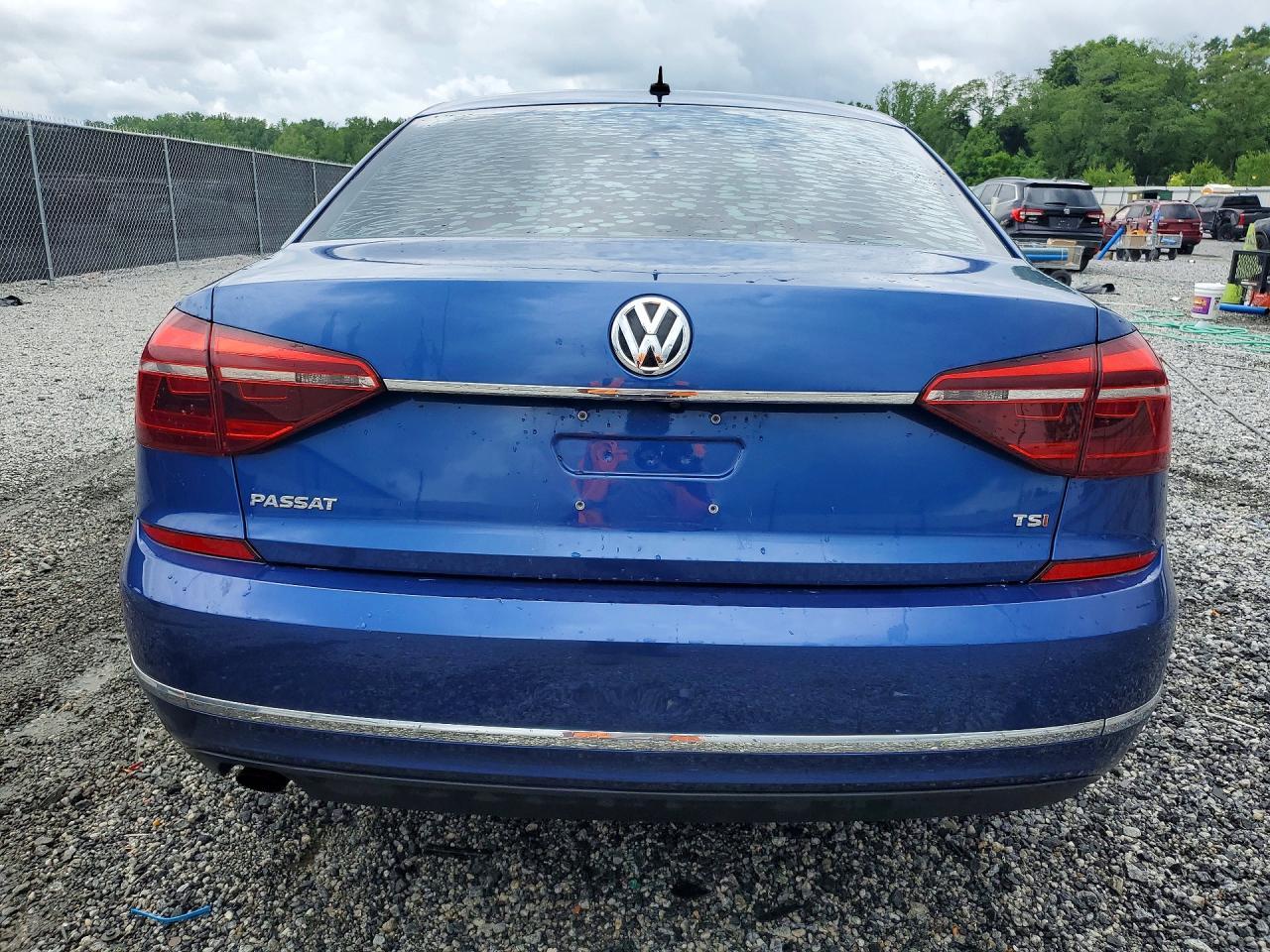 2017 Volkswagen Passat S - Фото 6