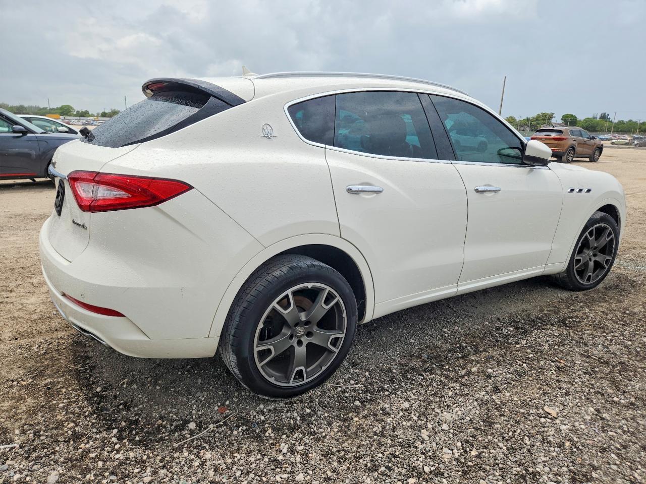 2017 Maserati Levante Luxury - Фото 3