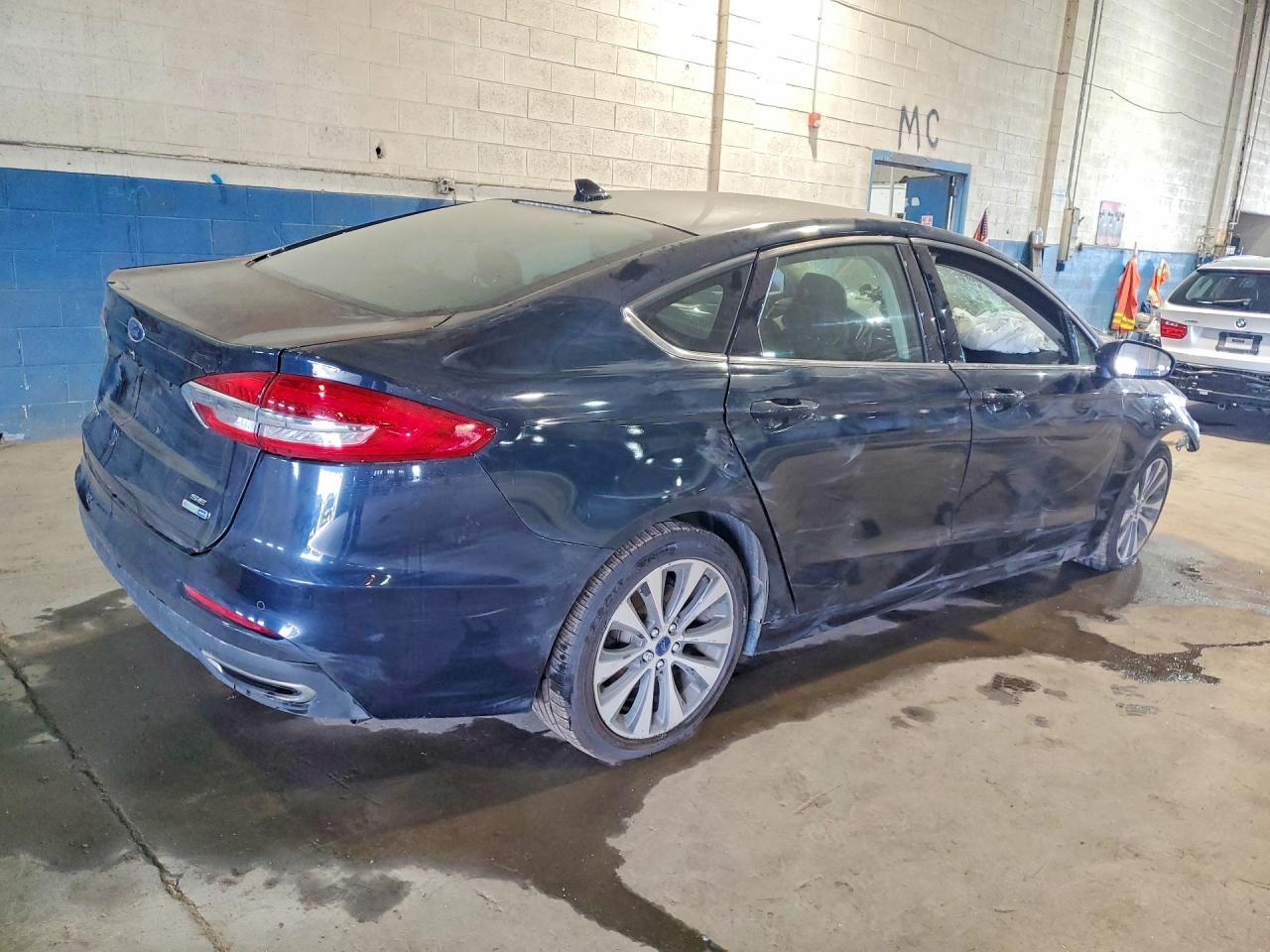 2020 Ford Fusion Se - Фото 3