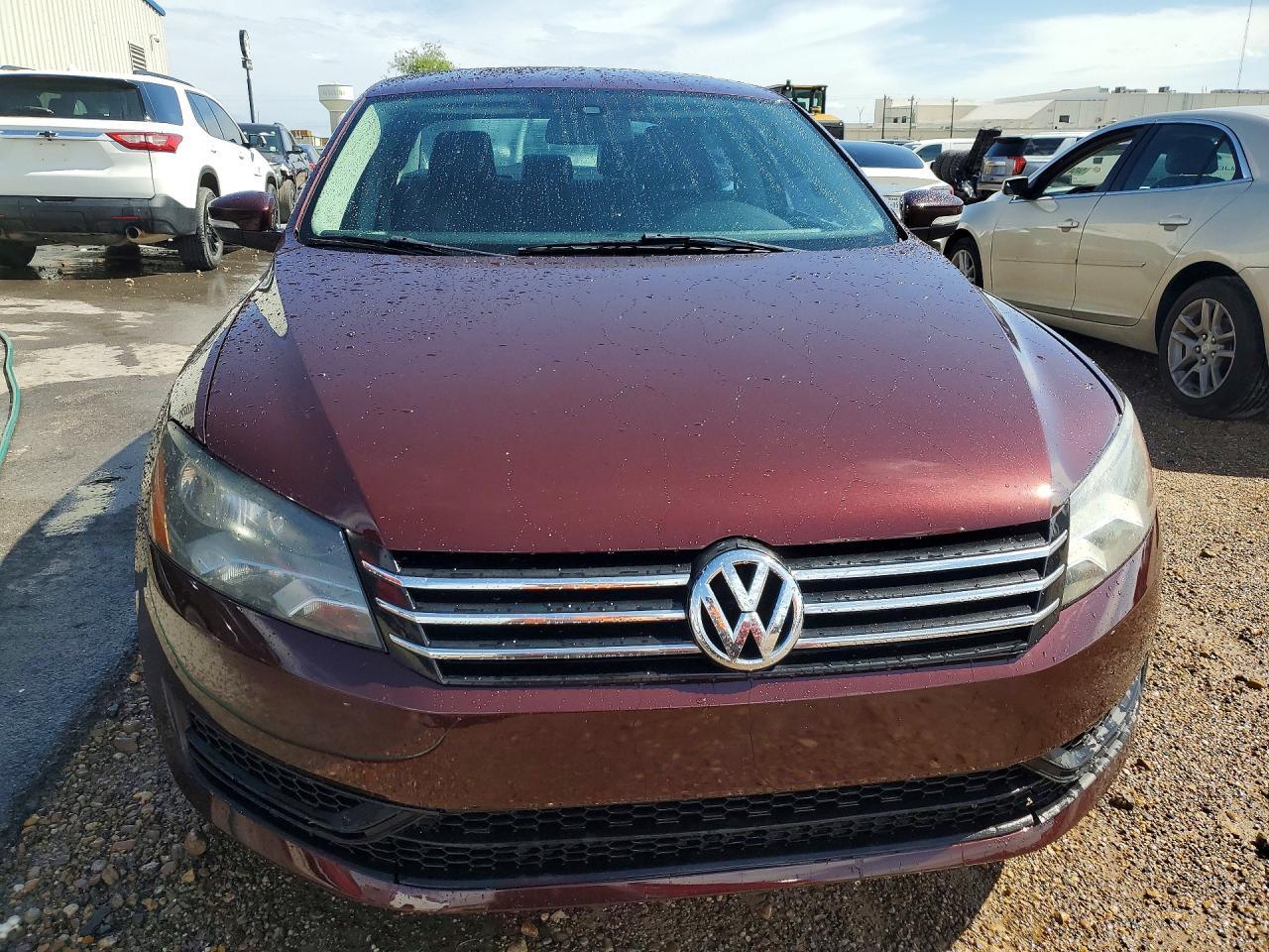 2014 Volkswagen Passat S - Фото 5