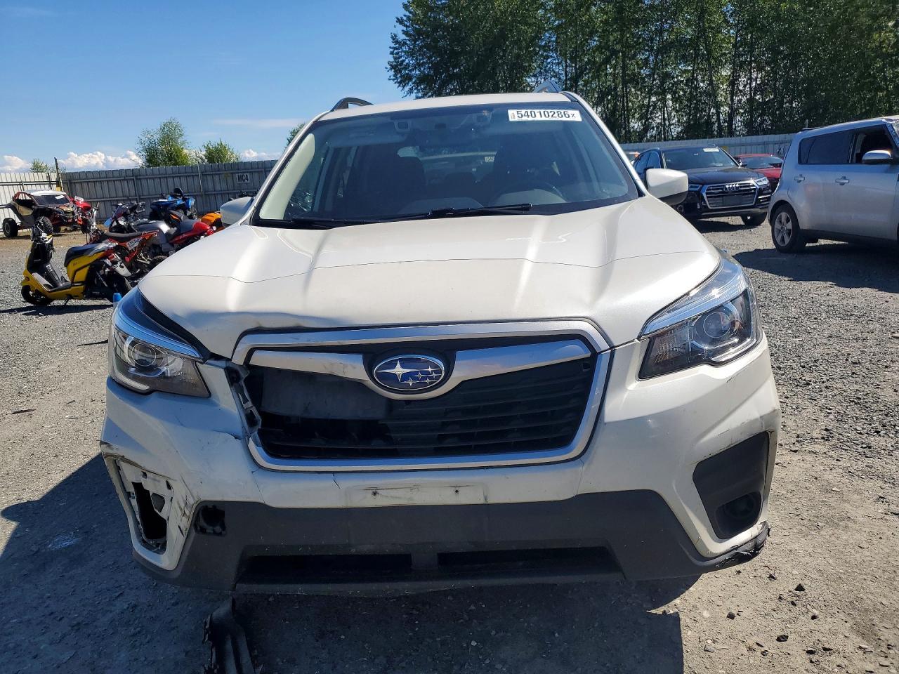 2019 Subaru Forester Premium - Image 5