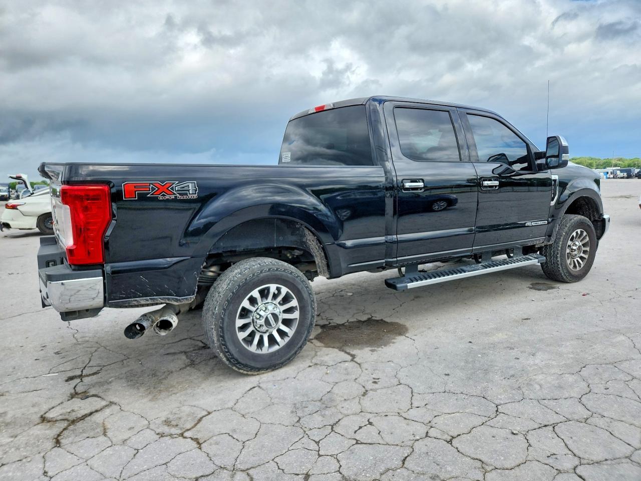 2017 Ford F350 Super Duty - Фото 3