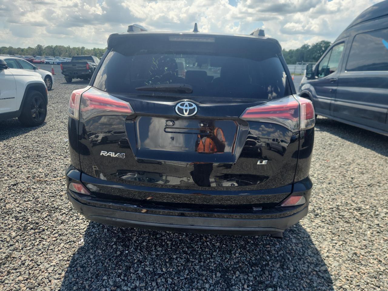 2017 Toyota Rav4 Le - Фото 6