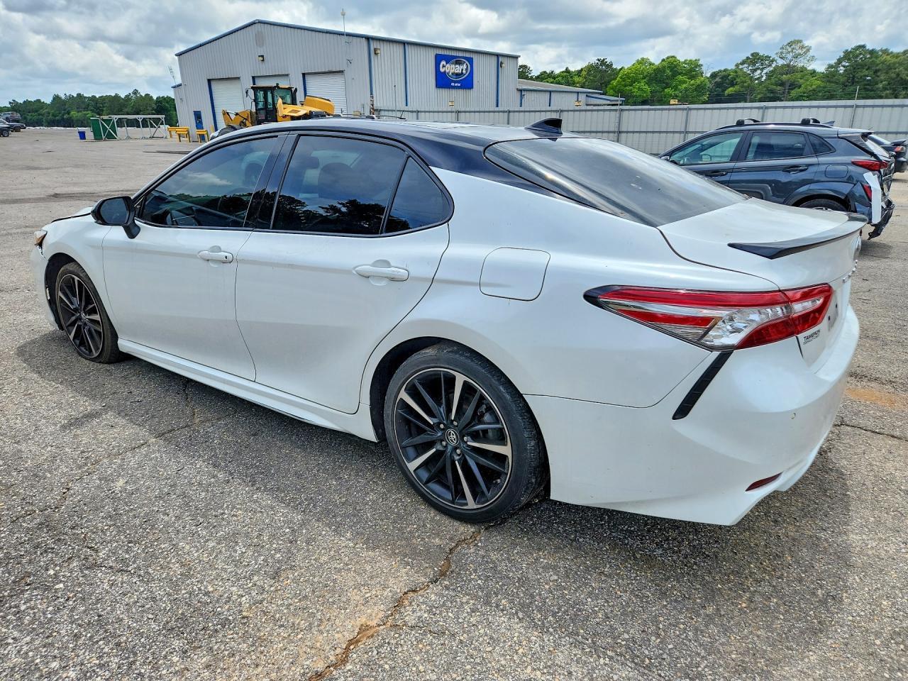 2019 Toyota Camry Xse V6 - Фото 2