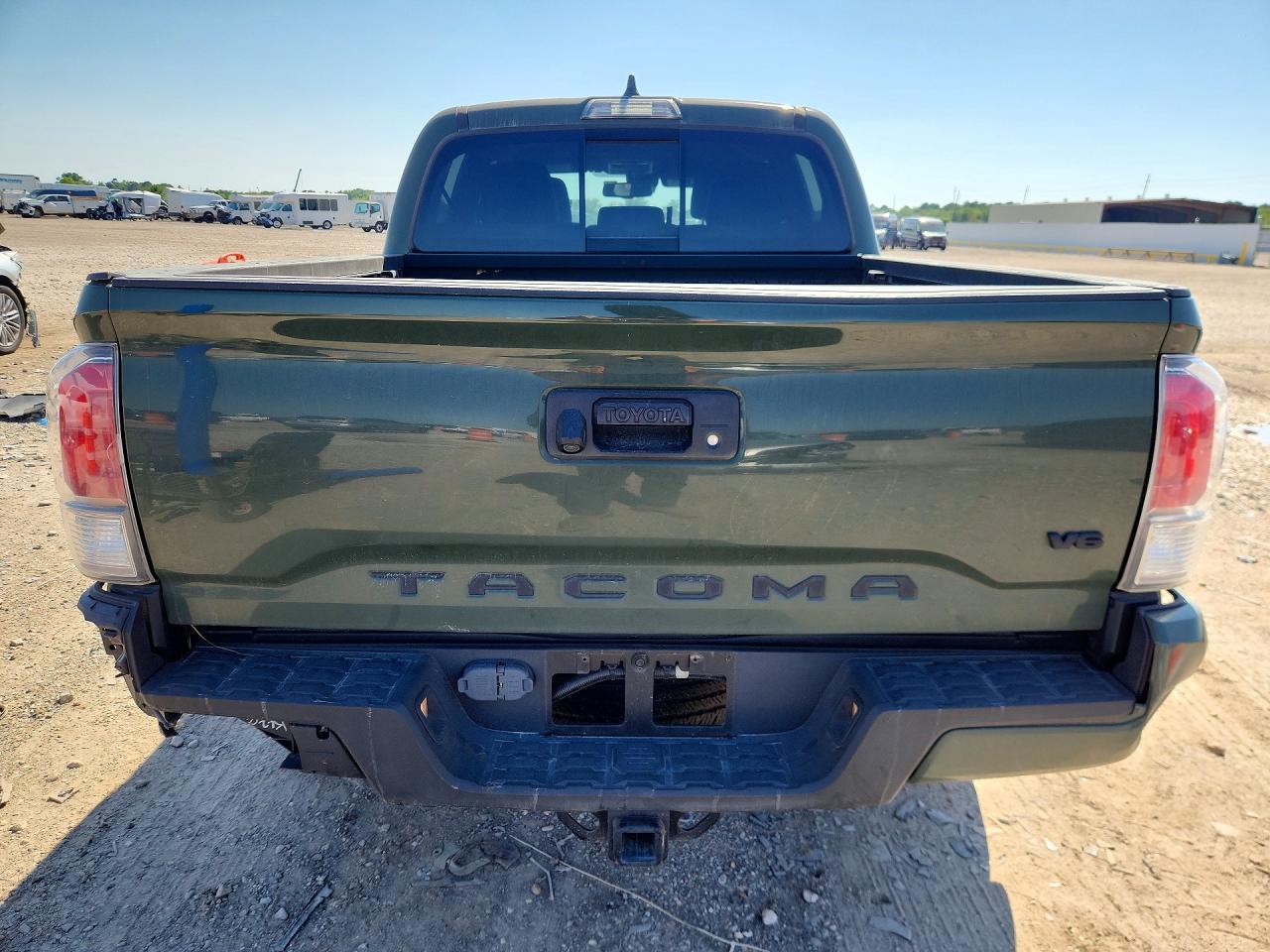 2022 Toyota Tacoma - Image 6