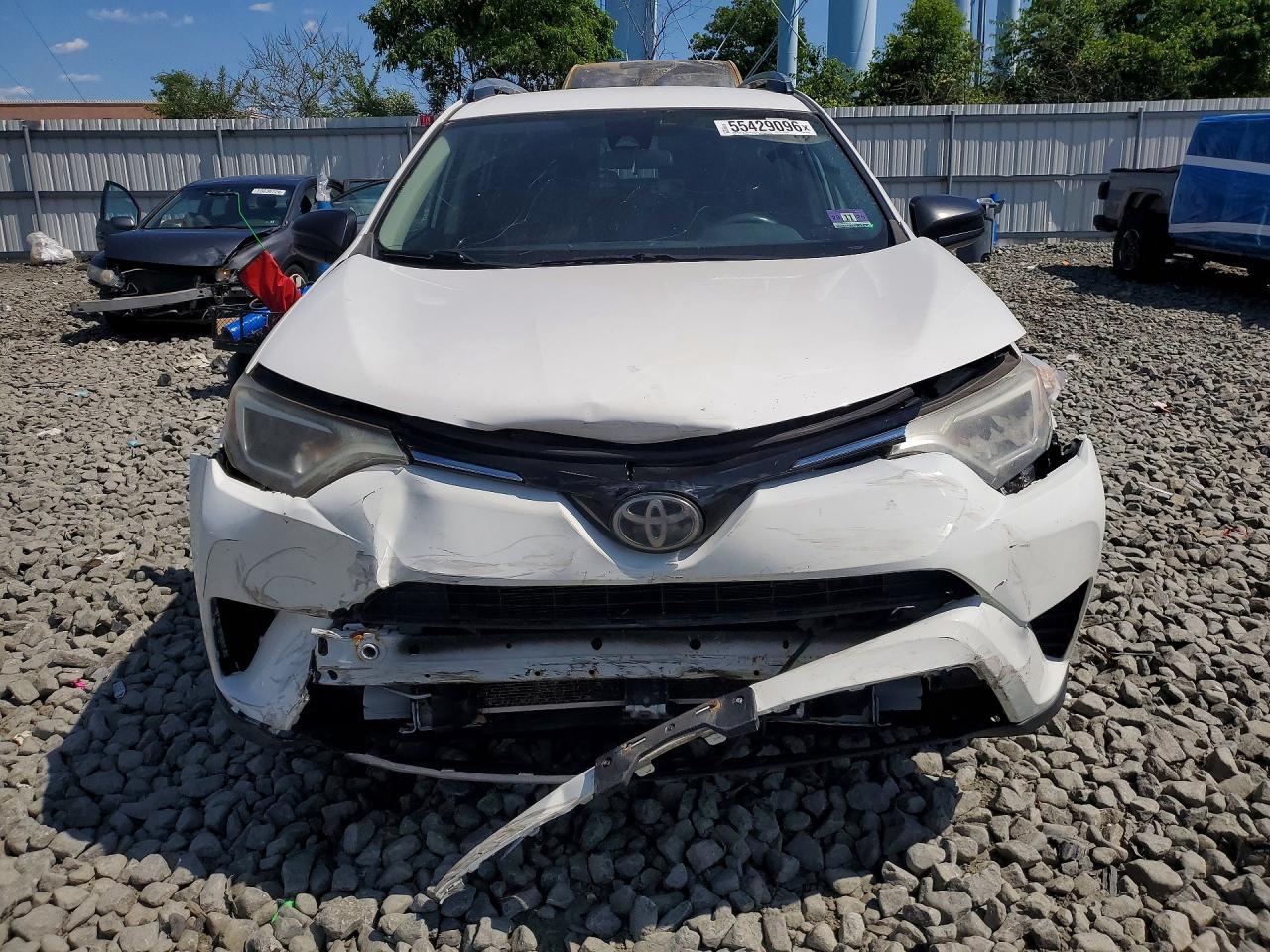 2017 Toyota Rav4 Le - Image 5