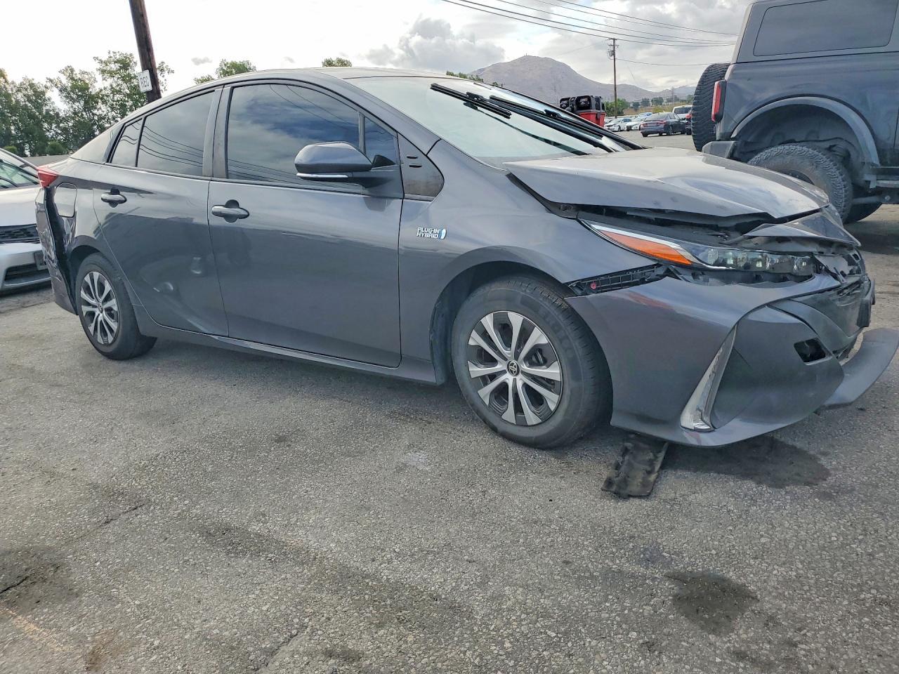 2022 Toyota Prius Prime Xle - Image 4