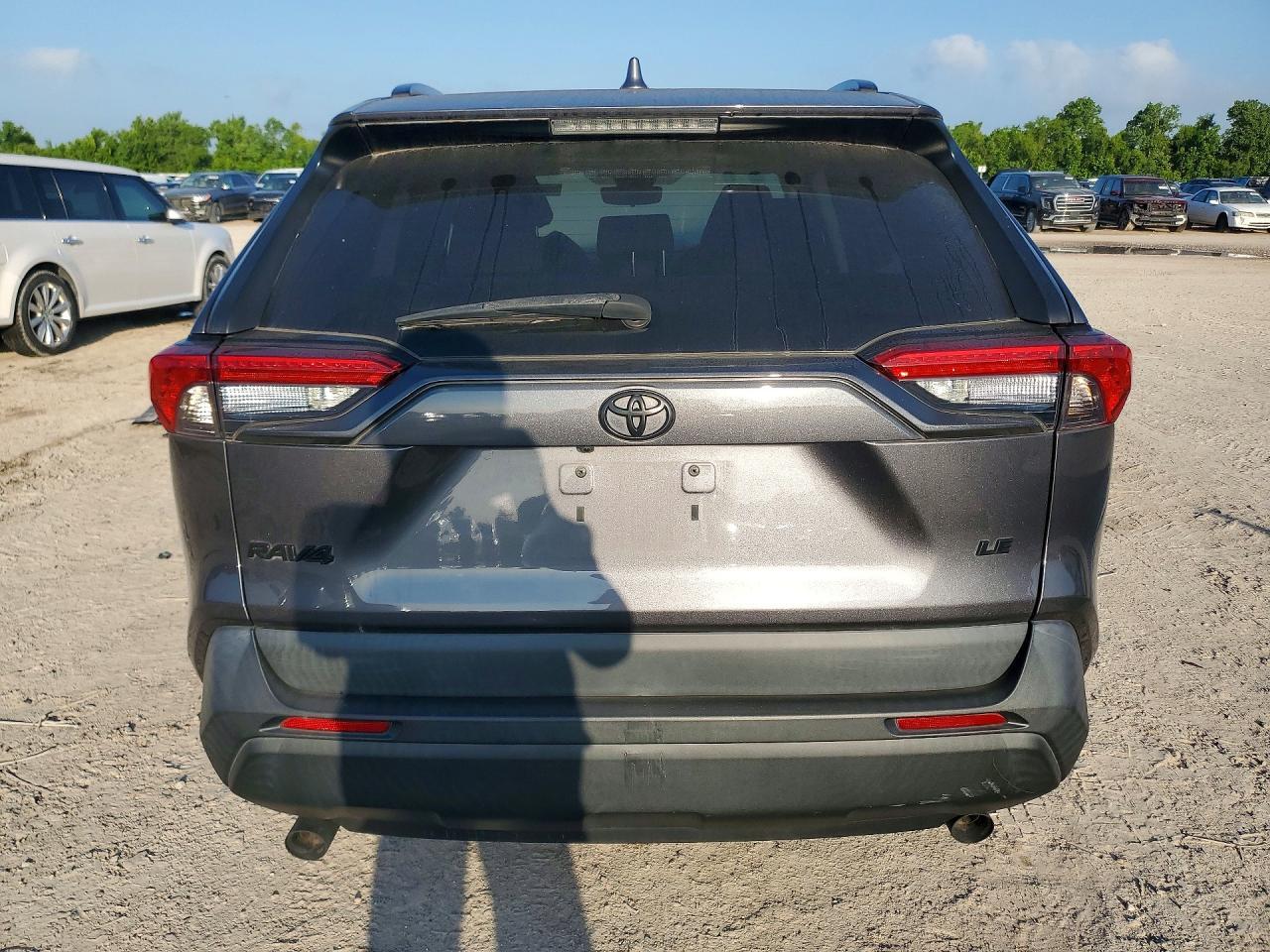 2021 Toyota Rav4 Le - Фото 6