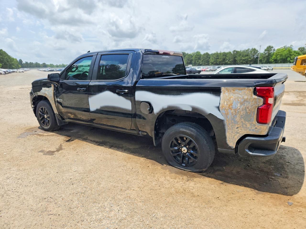 2020 Chevrolet Silverado C1500 Rst - Image 2