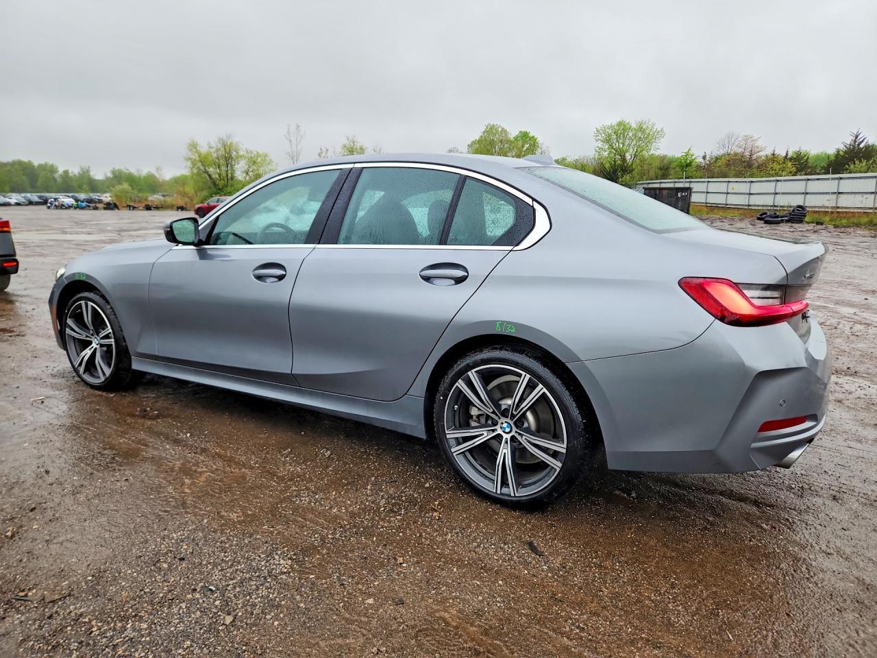 2024 BMW 330Xi - Фото 2